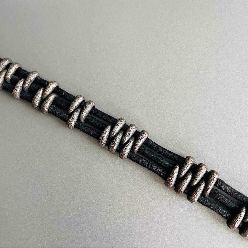 🎉Sold🎉 David Yurman Leather And Sterling Silver Cable Station Men’s Bracelet - Picture 8 of 9